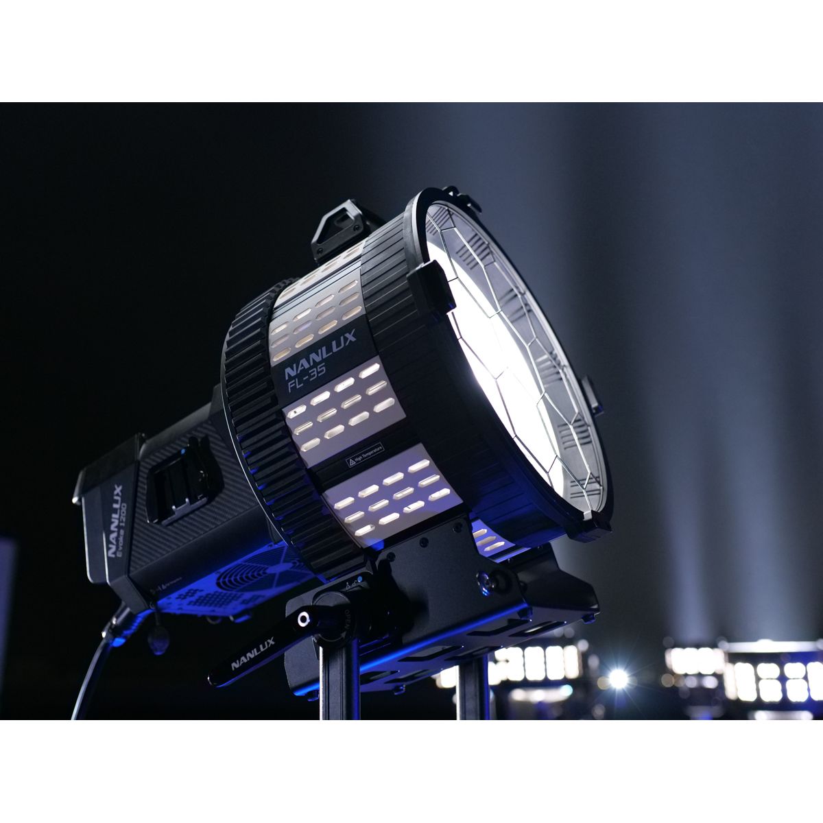 Nanlux Evoke 1200 Spot Light