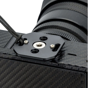 JJC QRS-M1 Deluxe Quick Release Sling Strap For Mirrorless Camera Silver Grey - Image 4