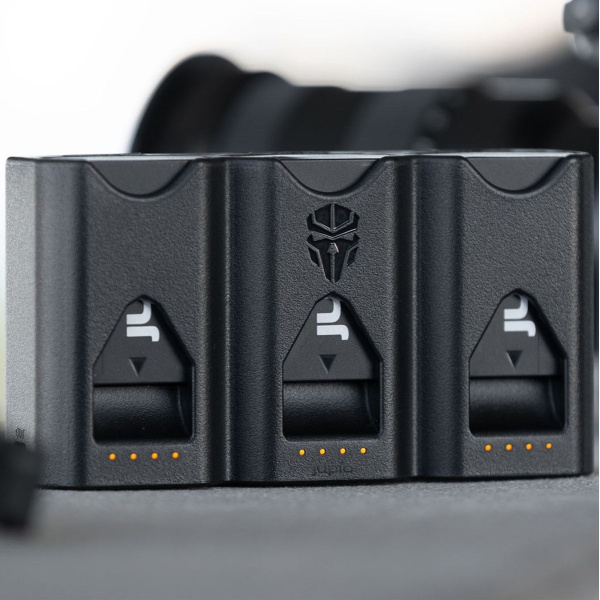 Jupio PR1ME Tri Charge and-EL15