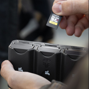 Jupio PR1ME Tri Charge and-EL15 - Image 3