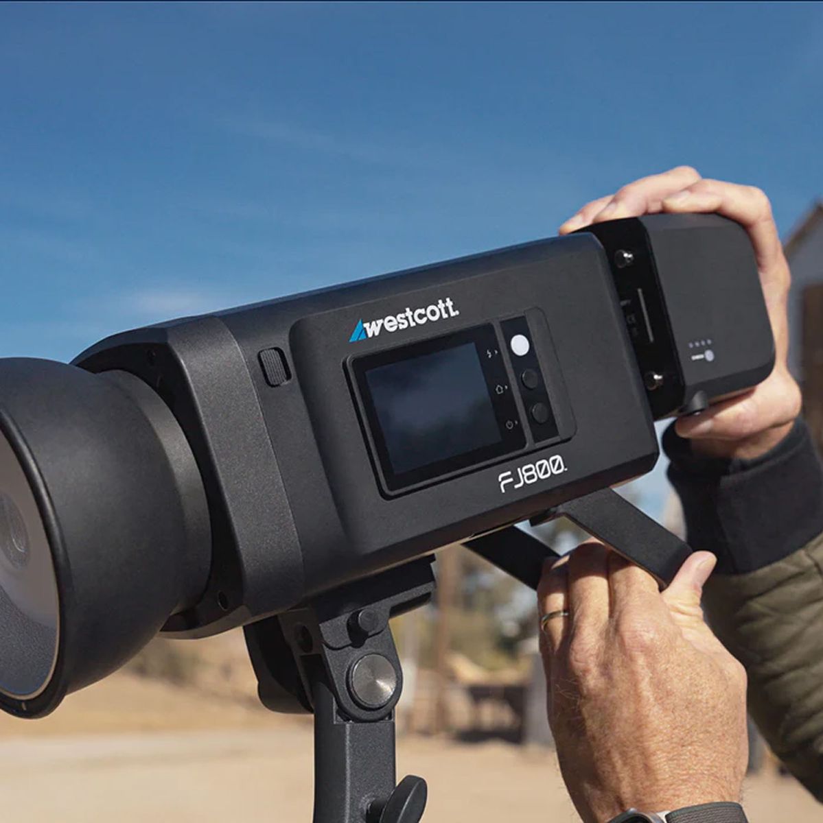 Westcott FJ ProMAX AC/DC Battery & Power Adapter For FJ800 & FJ400 II Strobes - Image 3